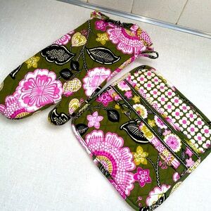 Vera Bradley Floral Oven Mitt and Pot‎ Holder Set